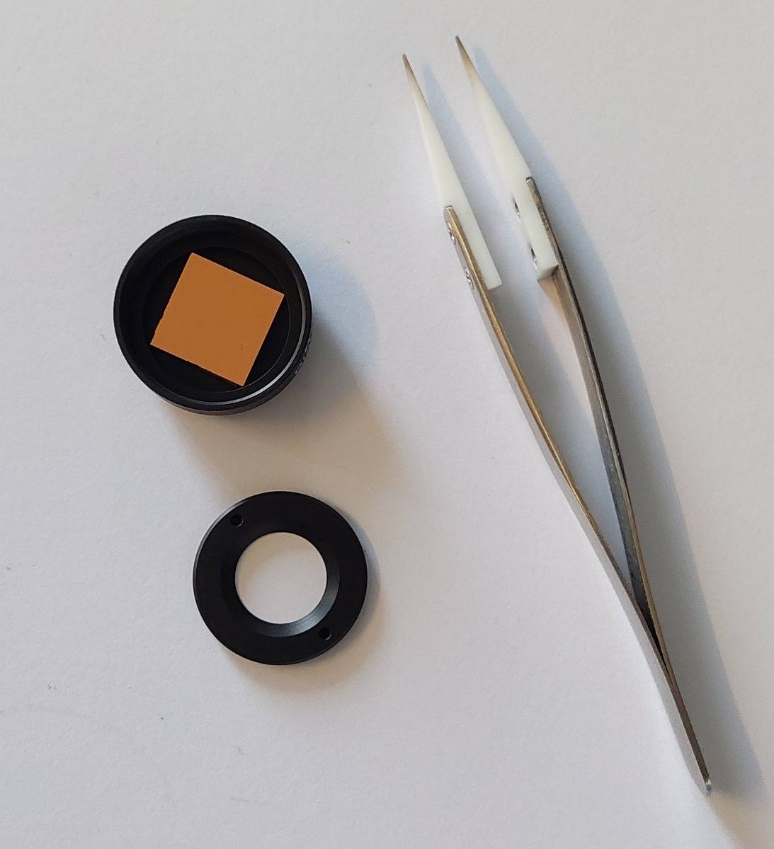 Filter holder for blocking filter with M28.5x0.6 threads