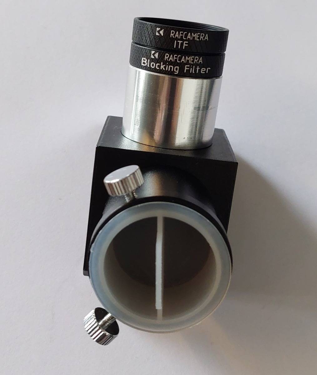 Filter holder for blocking filter with M28.5x0.6 threads