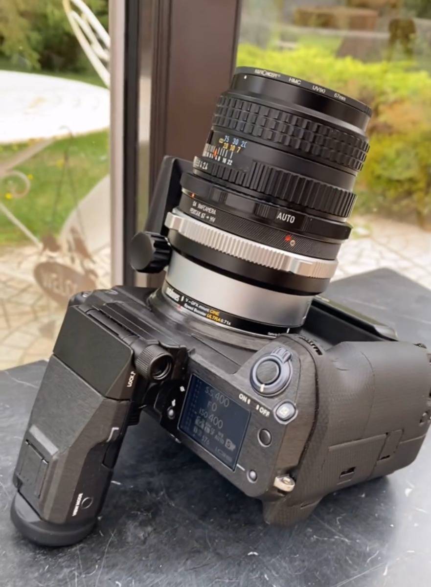 Pentax 67 lens to Hasselblad V camera mount adapter